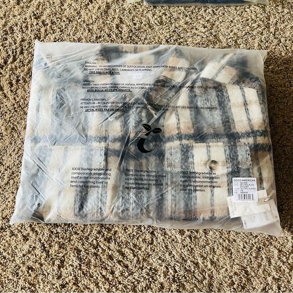 NEW GOOD AMERICAN Oversized Neutral Plaid Shacket Size 5/6 (2X/3X) - Picture 6 of 7